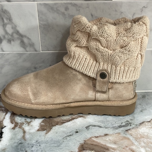GUC UGG SAELA Knit Suede Cable Sweater Sheepskin Driftwood Cuff BOOTS Size 7 - Picture 5 of 16